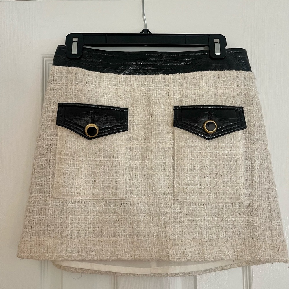 Veronica beard skirt. Size 0- can fit size 2